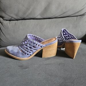 NWOT Jeffrey Campbell Favela Woven Mules